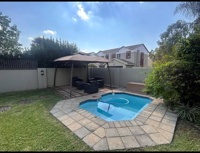 3 BEDROOM TOWNHOUSE FOR SALE IN EQUESTRIA